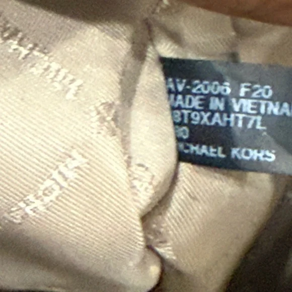 Sale‼️Michael Kors Saffiano Leather Shoulder Bag with Wallet Set -Preowned - Picture 12 of 14